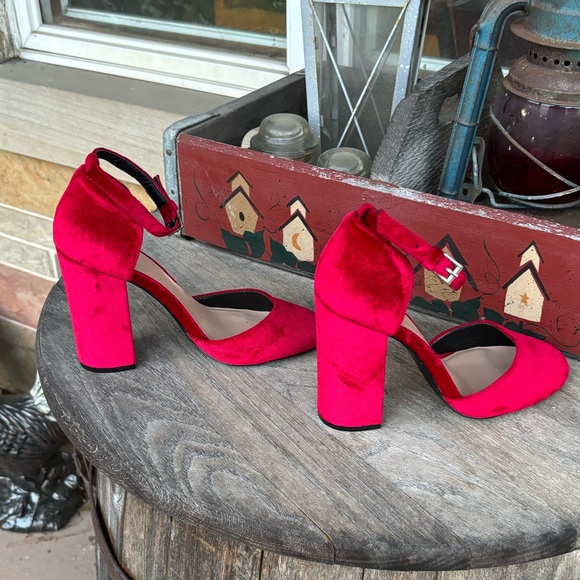 Metaphore Red Velvet Ankle Strap Chunky Heels - Picture 4 of 7
